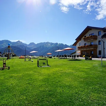 Dreisonnenhof Aparthotel Fiss