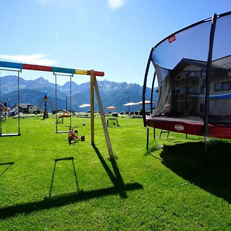 Aparthotel Dreisonnenhof Fiss