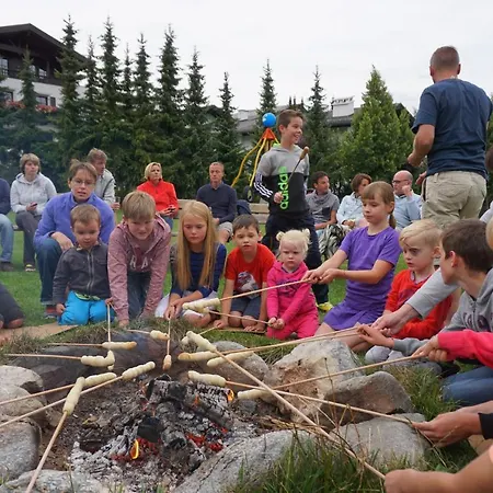 Aparthotel Dreisonnenhof 4*