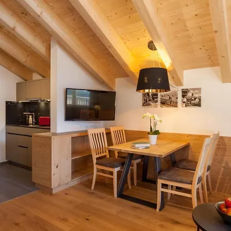Aparthotel Dreisonnenhof Fiss