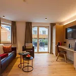 Aparthotel Dreisonnenhof 4*
