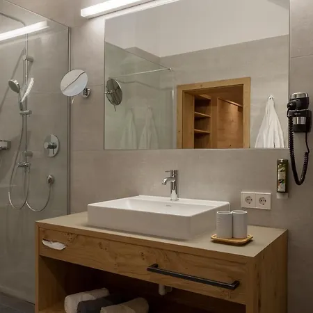 Apartmanhotel Dreisonnenhof 4*