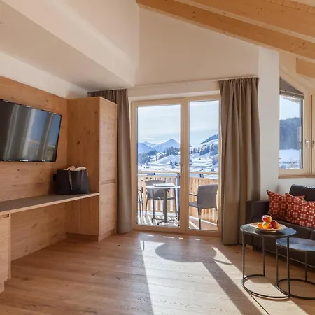 Dreisonnenhof Apartmanhotel Fiss